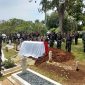 Suasana Pemakaman Militer di TPU Taman Bahagia Dreded. (Istimewa/Bogordaily.net)