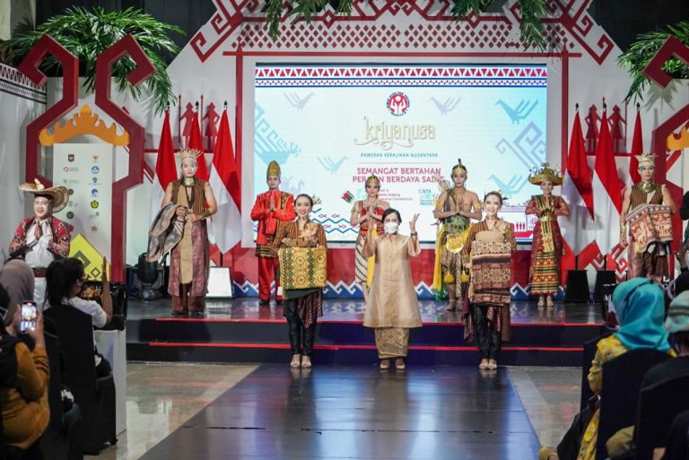 Kriya Nusa 2022 Jadi Panggung Pertunjukan Karya Wastra dan Ajang Perias Disabilitas Unjuk Gigi