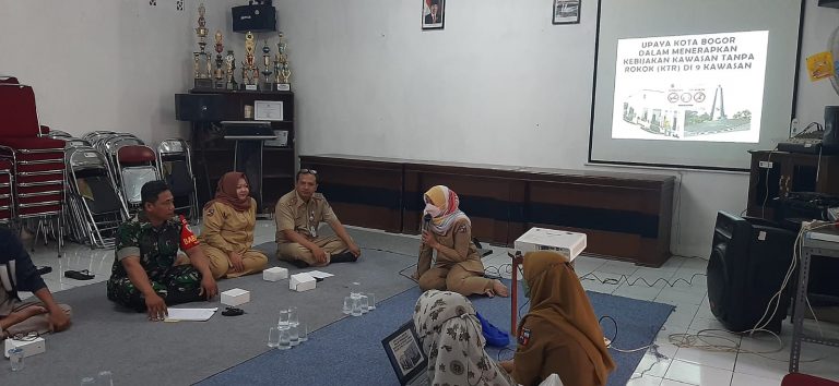 Bebas Rokok, Babinsa Ciwaringin Hadiri Sosialisasi KTR