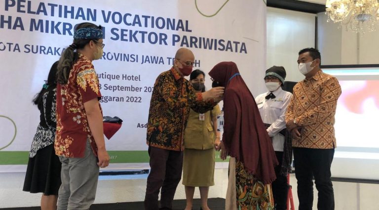 KemenKopUKM Tingkatkan Kualitas dan Kompetensi UMKM Surakarta Melalui Pelatihan Usaha Mikro