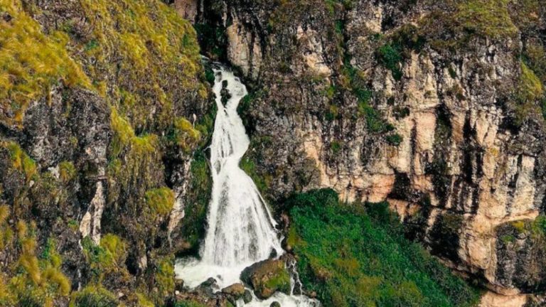 air terjun pengantin