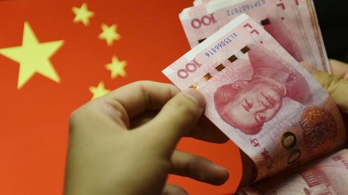 Sering Beri Pinjaman, Apakah China Juga Punya Utang?