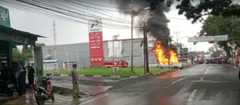 Fakta-fakta Kebakaran Mobil di Depan SPBU Leuwiliang Bogor