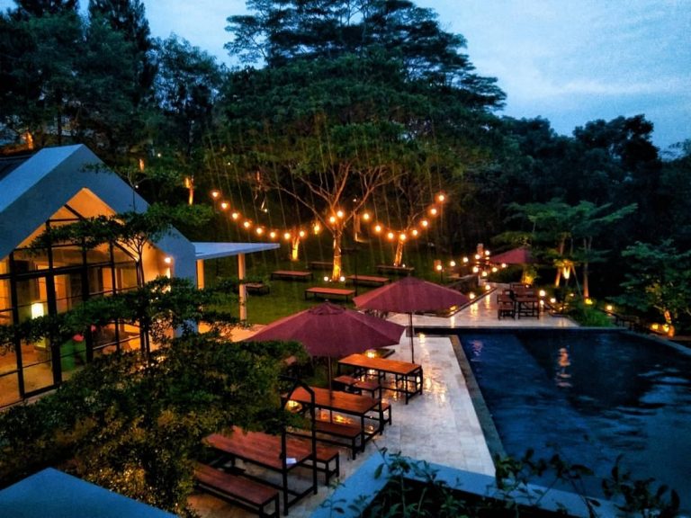 Healing di Cibinong dengan Suasana Bali? Ini Lokasi Paradesa Park