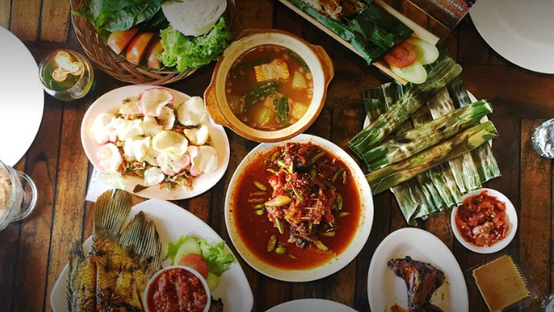 
 Review Menu dan Harga Makanan di Rumah Air Bogor