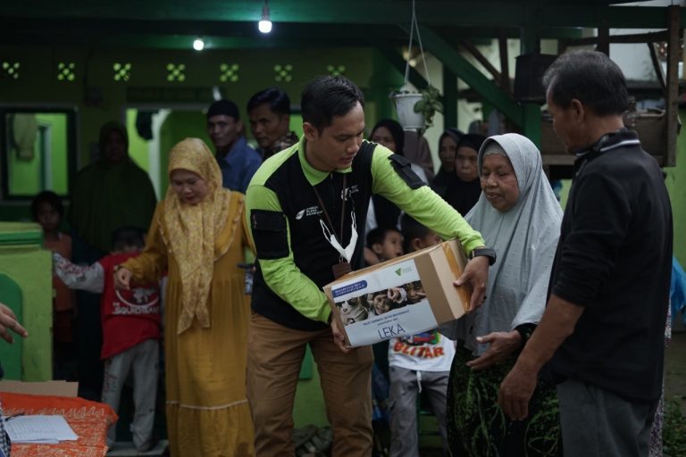 Dompet Dhuafa dan LEKA Salurkan Ratusan Paket Sembako untuk Masyarakat Pelosok Bogor