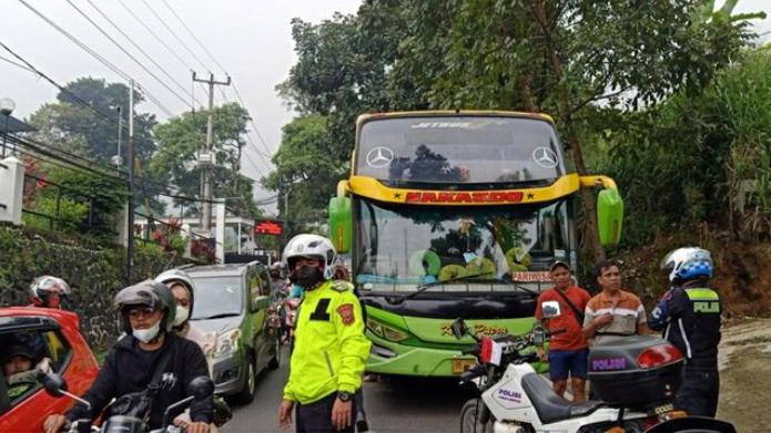One Way Puncak Arah Jakarta Dibuka, Sempat Macet Parah Gara-gara Bus Mogok
