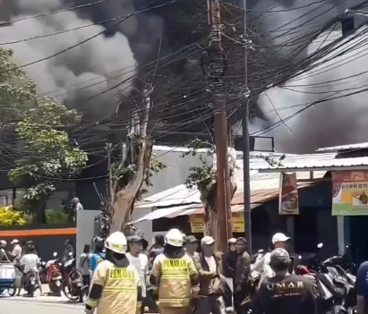 Ledakan Kebakaran Kebayoran Lama Terekam Kamera
