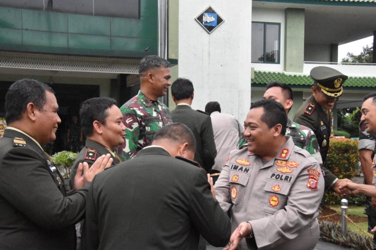 HUT ke-77 TNI, Polres Bogor Beri Kejutan ke Kodim 0621 Kabupaten Bogor
