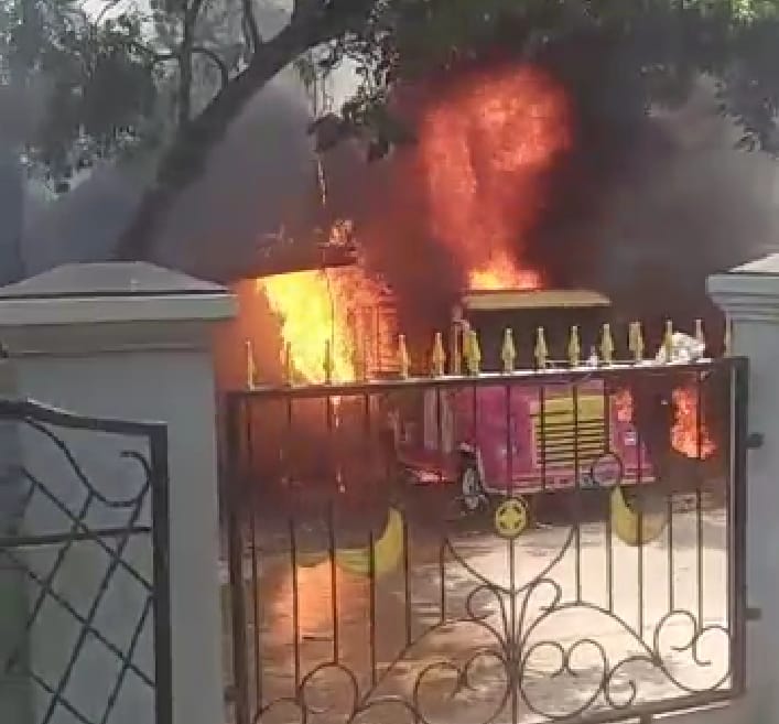 Gegara Percikan Api, Rumah dan Mobil Odong-Odong Ludes Terbakar