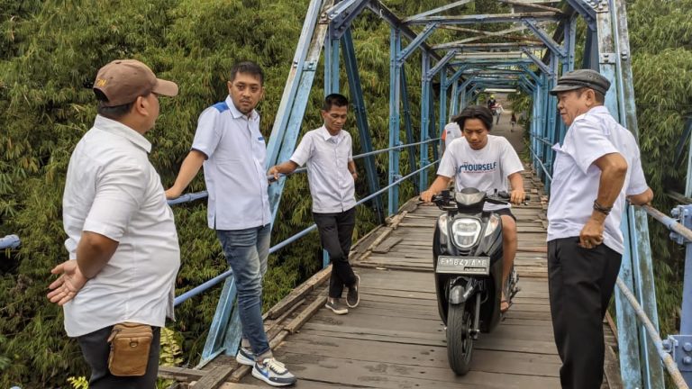 Terima Keluhan Warga, Rifki Alaydrus Gerak Cepat Perbaiki Jembatan Ledeng