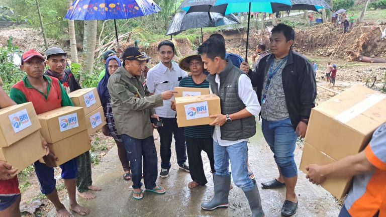 Banjir Melanda Jawa Timur, BRI Peduli Tanggap Darurat Salurkan Bantuan 
