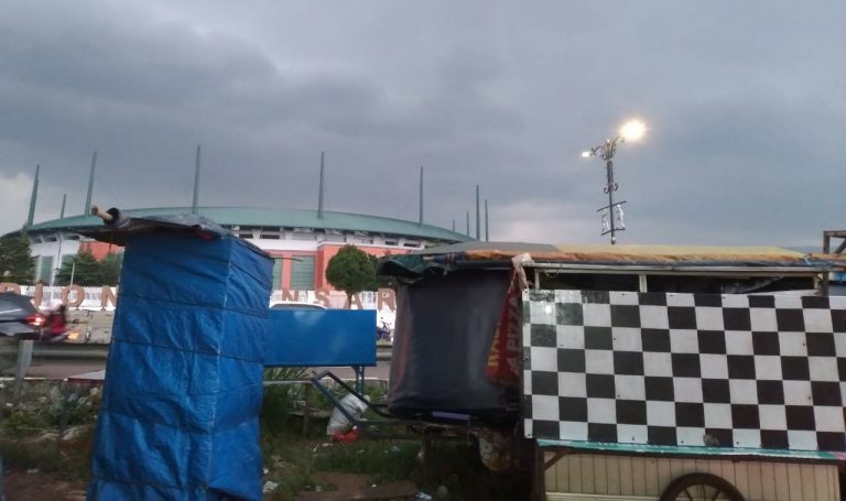 Plt Iwan Setiawan: Kawasan Stadion Pakansari Dibuat Kumuh oleh Para PKL