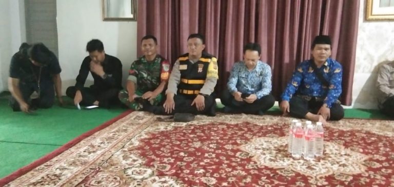 Babinsa Silaturahmi ke Ponpes Al-Falaq, Jaga Kesatuan dan Persatuan Umat Beragama