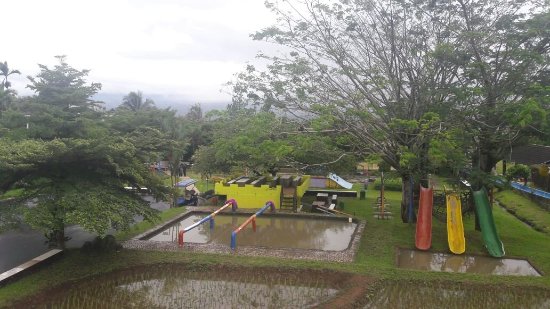 Review Lengkap Kampung Bambu, Wisata Edukasi di Bogor