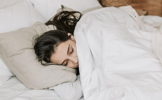 Ketahui, Ternyata Tidur Nyenyak Lebih Penting untuk Kesehatan Loh!