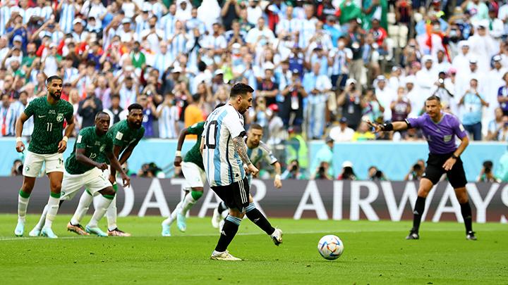 Hasil Argentina vs Arab Saudi di Piala Dunia 2022, Messi Gigit Jari