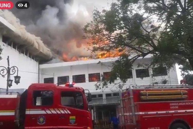 Balai Kota Bandung Terbakar, Ini Penyebabnya