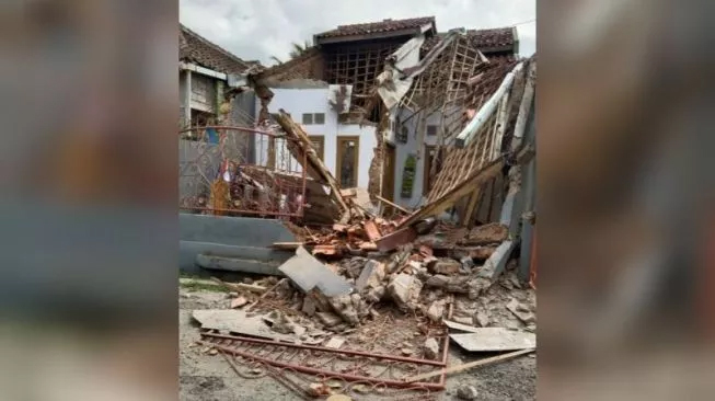 Update! Gempa M 5,6 Cianjur Tewaskan 44 Orang