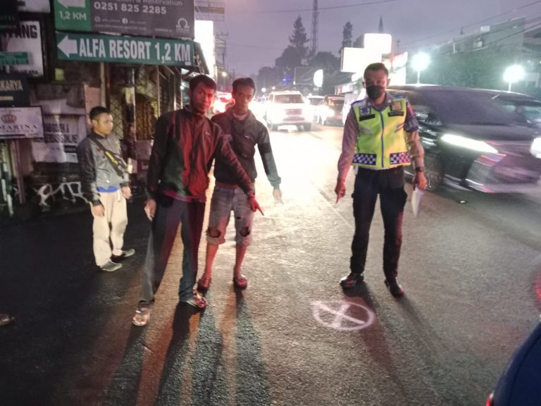 Gagal Menyalip, Seorang Pelajar Tewas Terlindas Truk di Jalan Raya Puncak