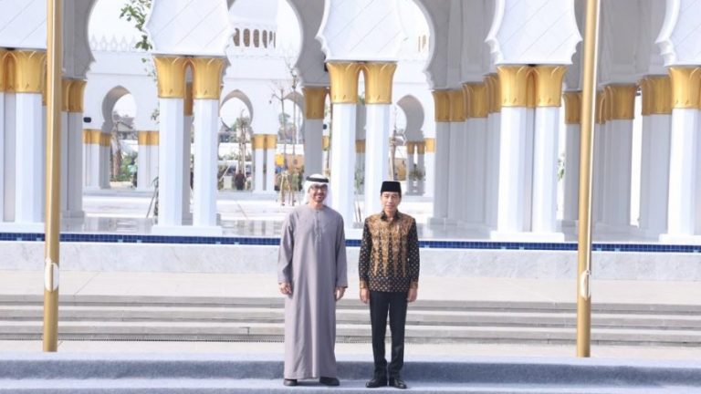Jokowi dan Presiden Uni Emirat Arab Resmikan Masjid Sheikh Zayed