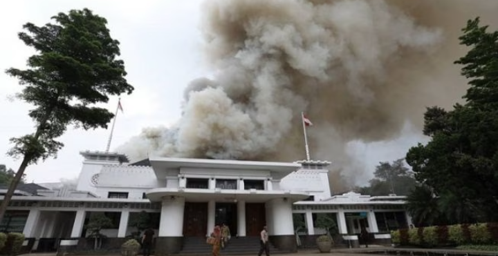 Balai Kota Bandung Kebakaran, Begini Kronologinya!