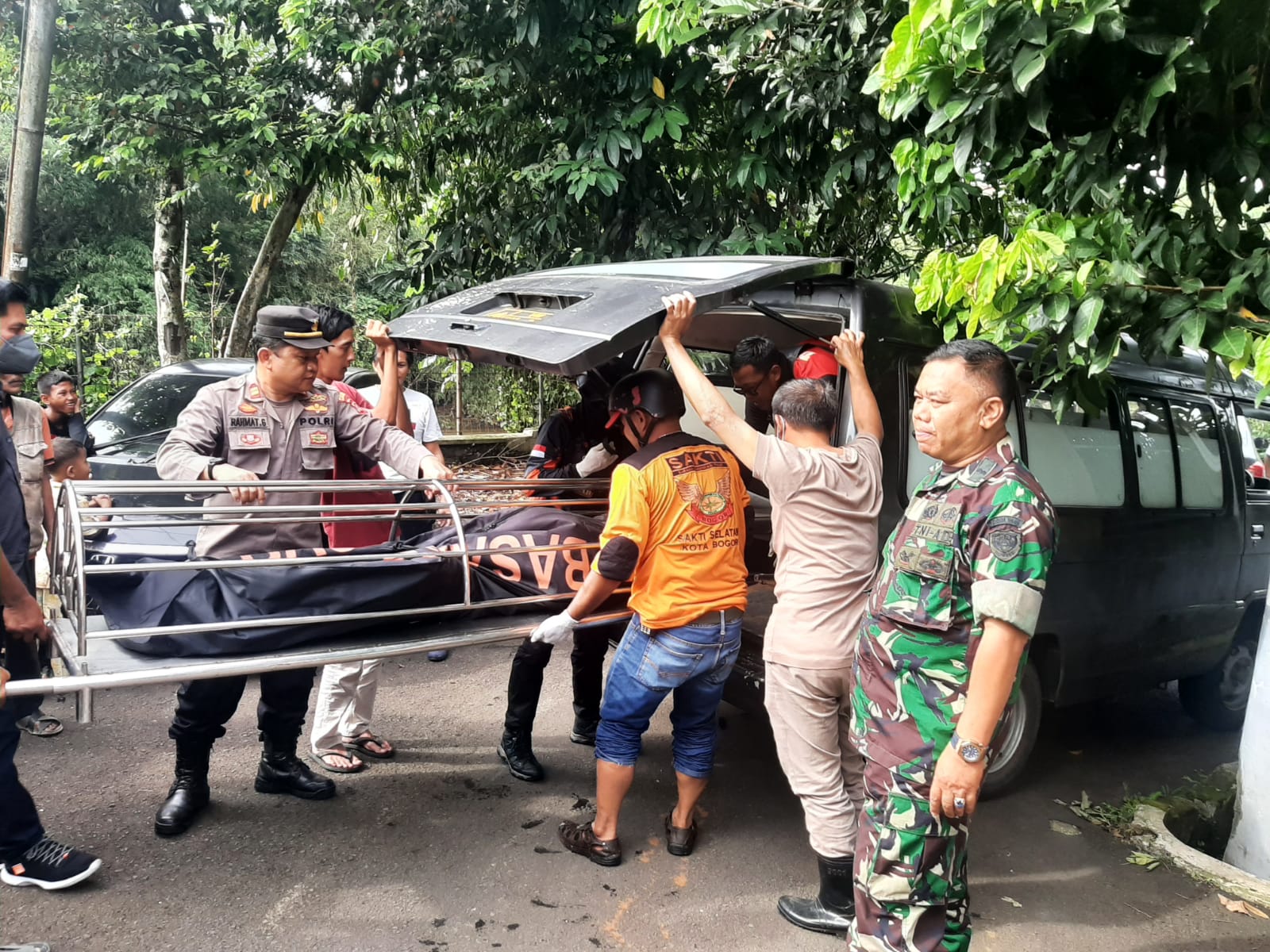 Mayat Perempuan Ditemukan Di Sungai Cisadane