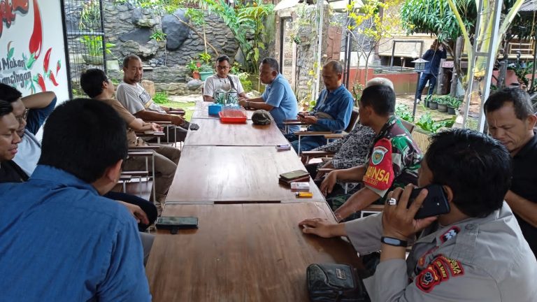 Babinsa Kelurahan Loji Ajak Warga Hidupkan Kembali Siskamling