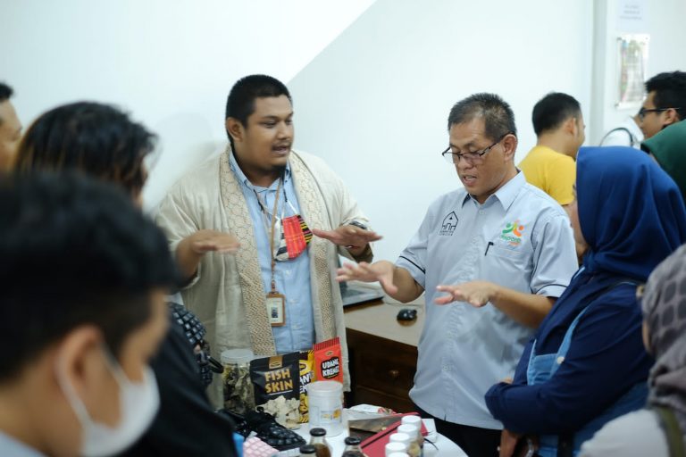 Resmikan Rumah Ide, Kadispora Apresiasi Produk Ekraf Kabupaten Bogor