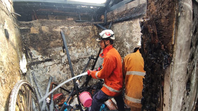 Dua Rumah Warga di Ciheuleut Bogor Ludes Terbakar