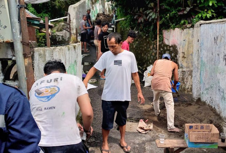 Paguyuban Kacida Kampung Cincau Kerja Bakti Perbaiki Jalan Penghubung  