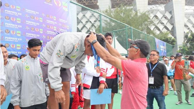 Cabor Tenis Lapangan Beregu Putra Putri Kabupaten Bogor Sabet Medali Emas
