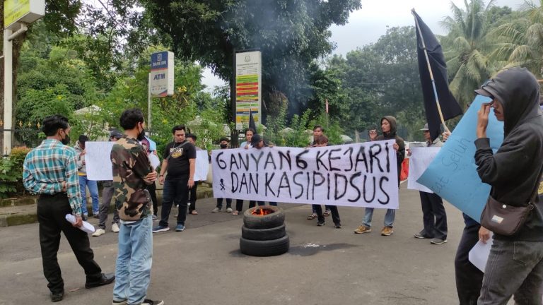 Tuntut Korupsi Dana BOS, Formasi Grudug Kejaksaan dan Kantor Kemenag Kota Bogor!