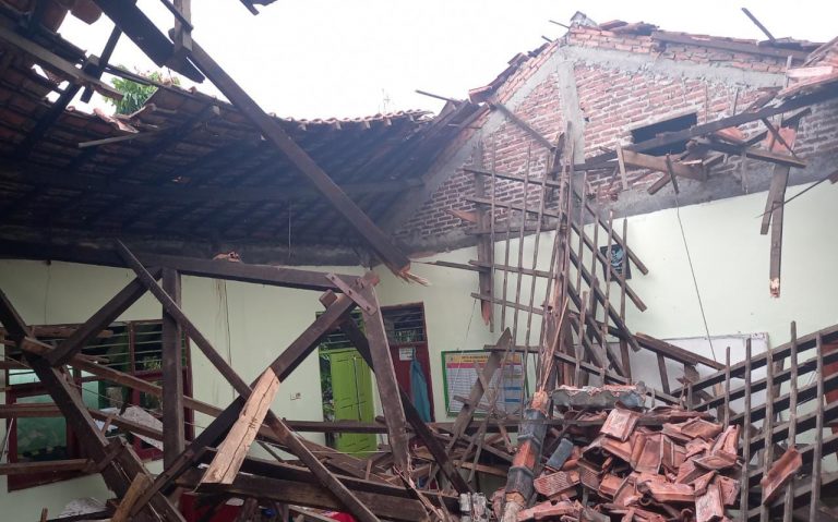 Disdik Kota Bogor: Atap Bangunan SDN Bantarjati 9 Roboh Akibat Pandemi