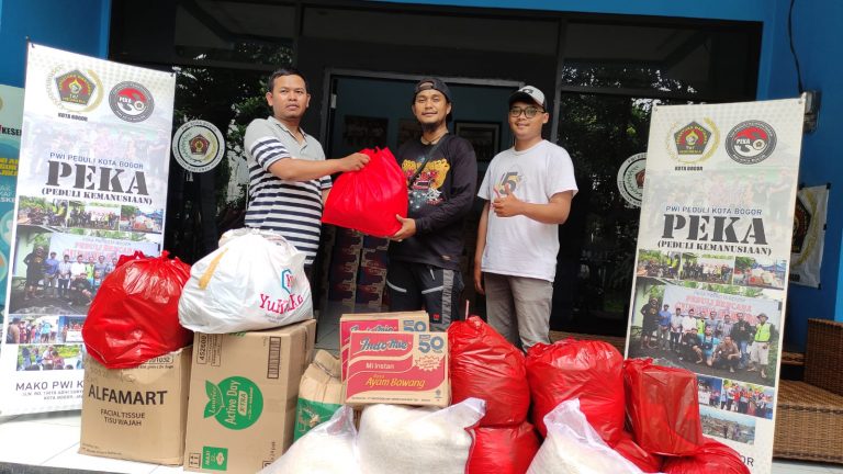 Bantuan Bagi Korban Gempa Bumi Terus Berdatangan di Posko PWI Kota Bogor