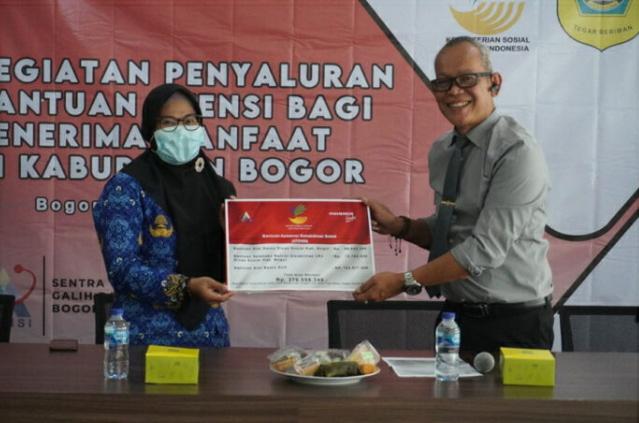 Penyandang Disabilitas di Kabupaten Bogor Dapat Bantuan dari Kemensos