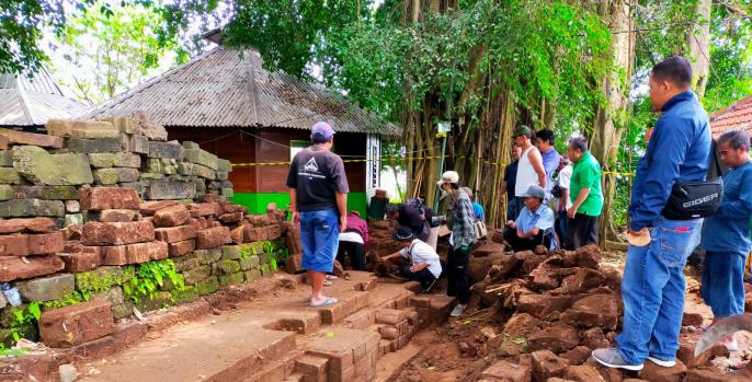 Warga Temukam Bangunan Berupa Candi Ditemukan di Pasuruan