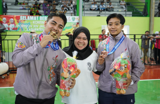 Tampil All Out, Karateka Kabupaten Bogor Raih Medali Emas