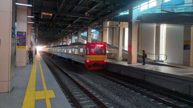 Pengguna Commuter Line Capai 1,73 Juta Orang Saat Libur Idul Adha