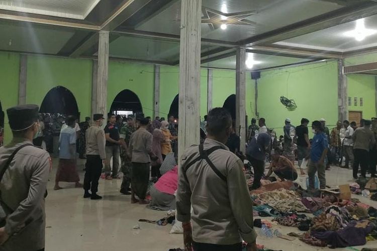 Sebulan Terombang-ambing di Laut, 185 Pengungsi Rohingya Terdampar di Aceh