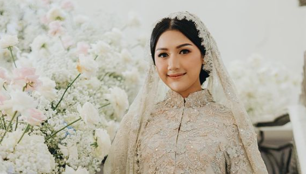 Heboh! Netizen Bahas Bau Ketiak Erina Gudono Meski Tampil Glamor