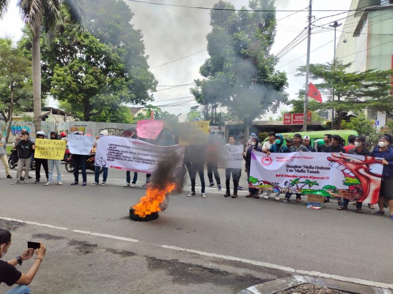 Pengadilan Agama Bogor Didemo Pemuda Nasionalis Terkait Mafia Tanah