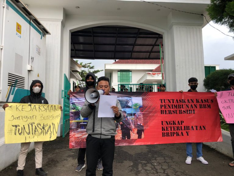 Penimbunan BBM Bersubsidi di Gunung Putri, Mahasiswa Demo Tuntut Usut Keterlibatan Bripka Y