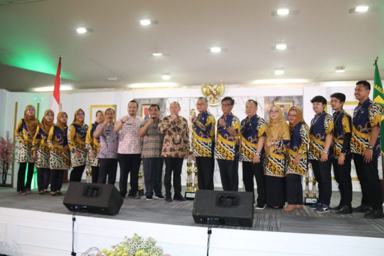 Disperdagin Adakan Lomba Pasar Bersih, Pasar Cisarua Menang Kategori Best Of The Best & Raih Rp25 Juta