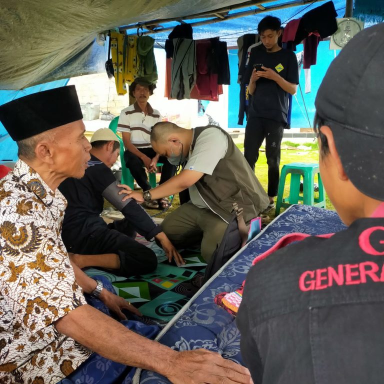 Komunitas Sedekah Khitan Indonesia Ulurkan Tangan Bantu Korban Gempa Cianjur