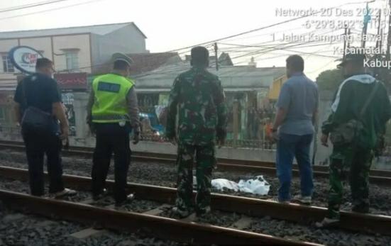 Hendak Nyebrang, Seorang Pria Tewas Tertabrak Kereta di Bojong Gede