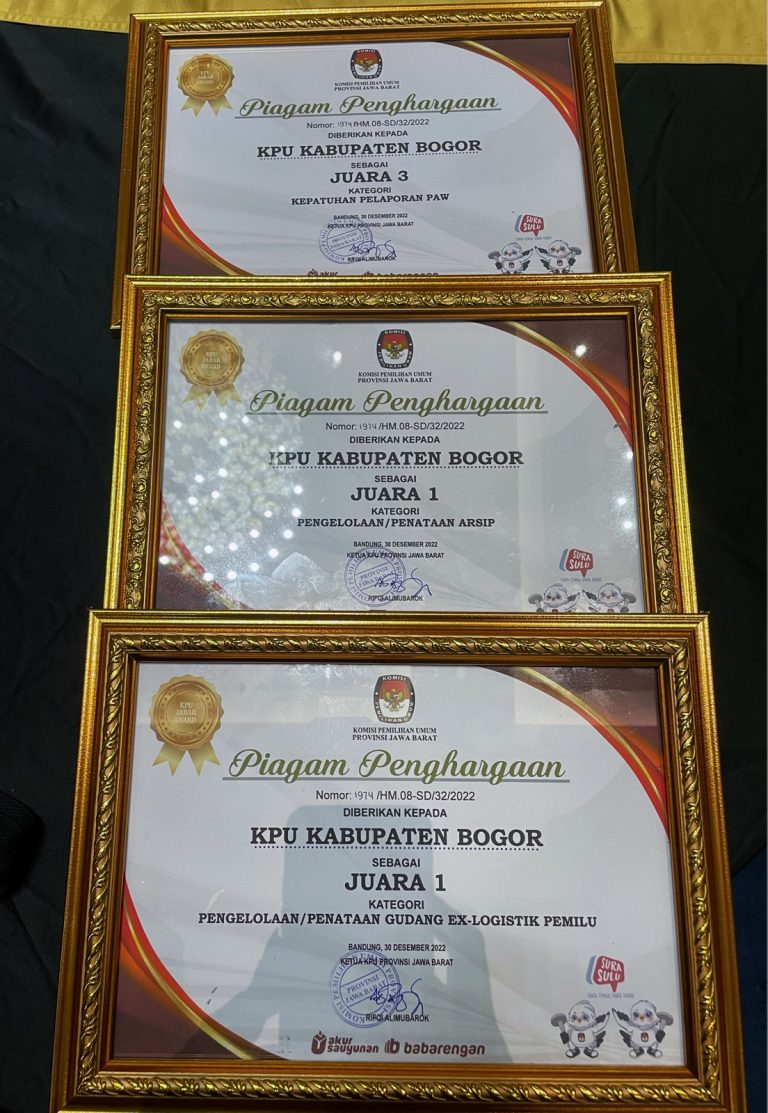 Kado Penutup Tahun 2022, KPU Kabupaten Bogor Borong Piagam Penghargaan dari KPU Provinsi Jawa Barat