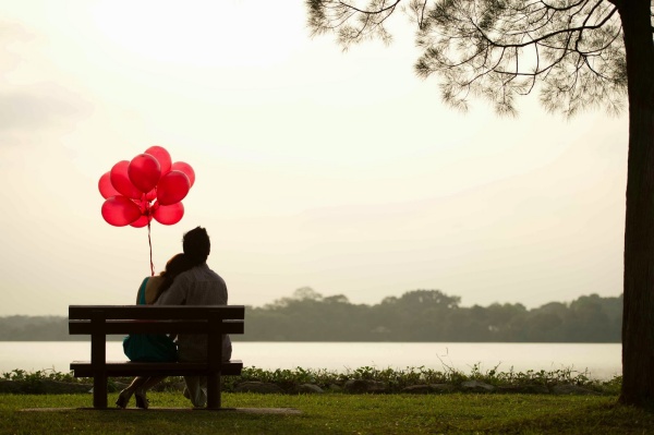 Mau Bikin Pasangan Salting dan Deg-degan Parah? 13 Kata Cinta Romantis Ini Bisa Kamu Ucapkan