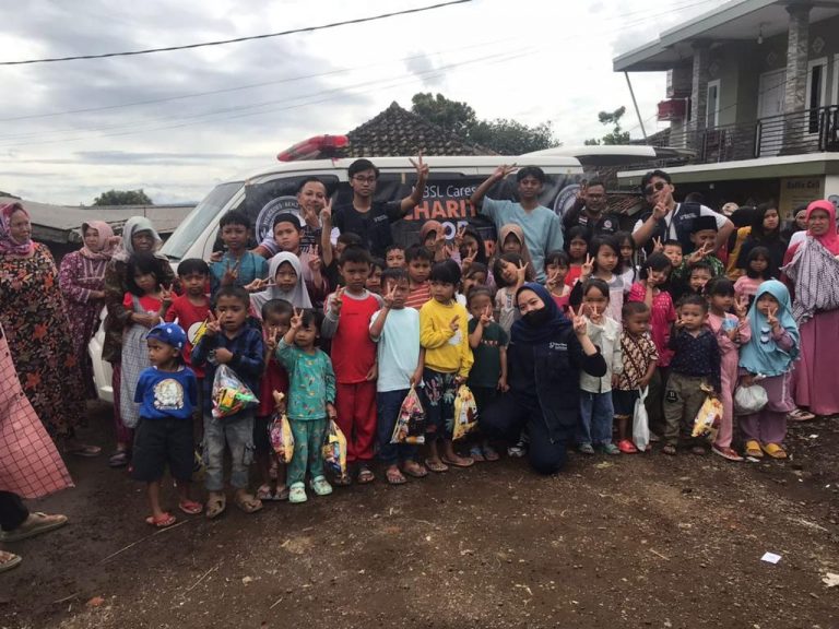 Home Care Bidan Liza Beri Layanan Kesehatan dan Trauma Healing untuk Korban Gempa Cianjur