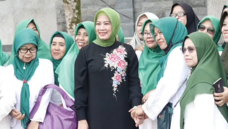 Elly Yasin Hadiri Milad Maratus Sholihah PPP Kabupaten Bogor